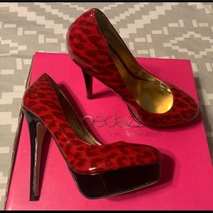Shoe Dazzle Eavan Red 5” Heels Size 5.5